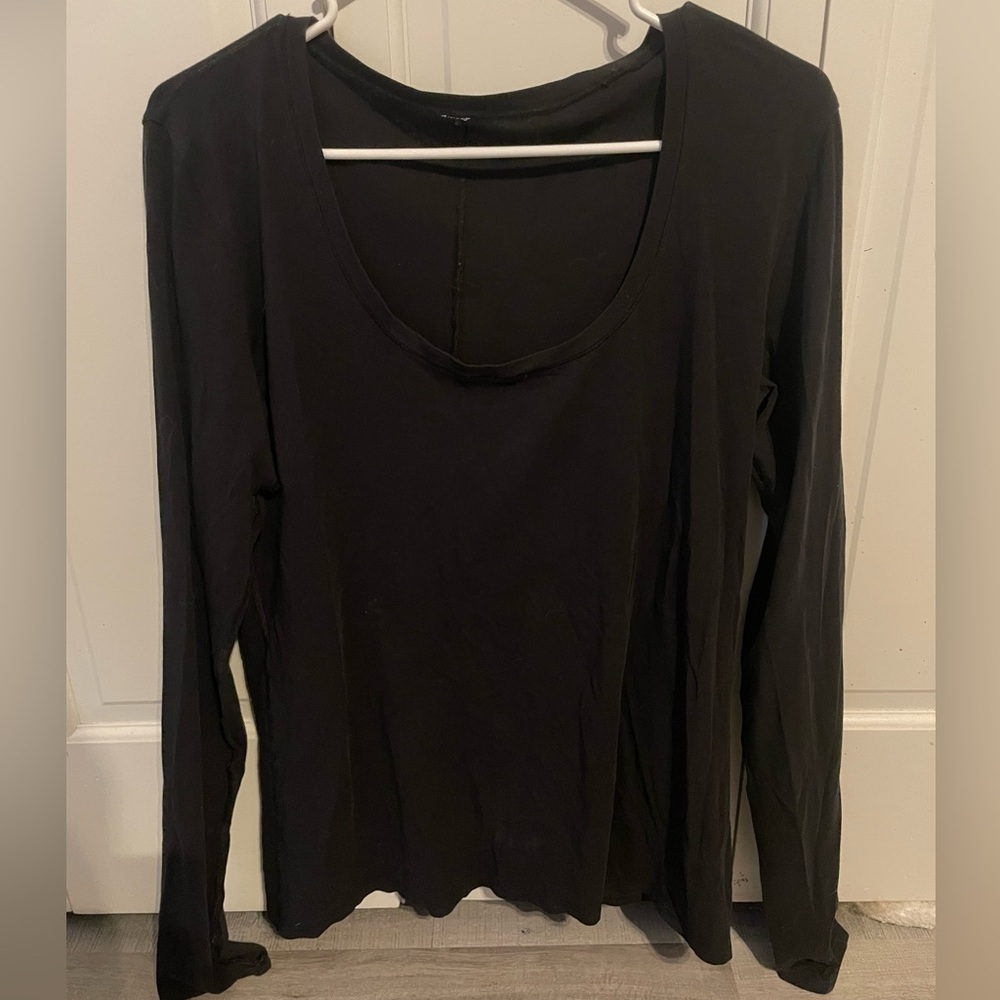 Lululemon Black Long Sleeve scoop neck Top